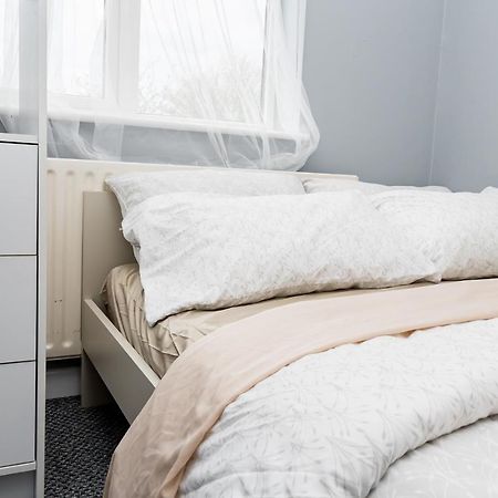 Shirley House 2, Self Catering Guest House, Self Check In, Smart Locks, 10 Min Walk To Southampton General, Aspire And Princess Anne Hospitals, Access To Fully Equipped Kitchen, Excellent Transport Links, Ideal For Longer Stays And Hospital Shifts Exteriér fotografie
