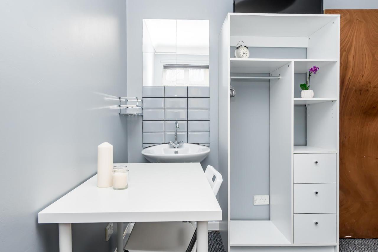 Shirley House 2, Self Catering Guest House, Self Check In, Smart Locks, 10 Min Walk To Southampton General, Aspire And Princess Anne Hospitals, Access To Fully Equipped Kitchen, Excellent Transport Links, Ideal For Longer Stays And Hospital Shifts Exteriér fotografie