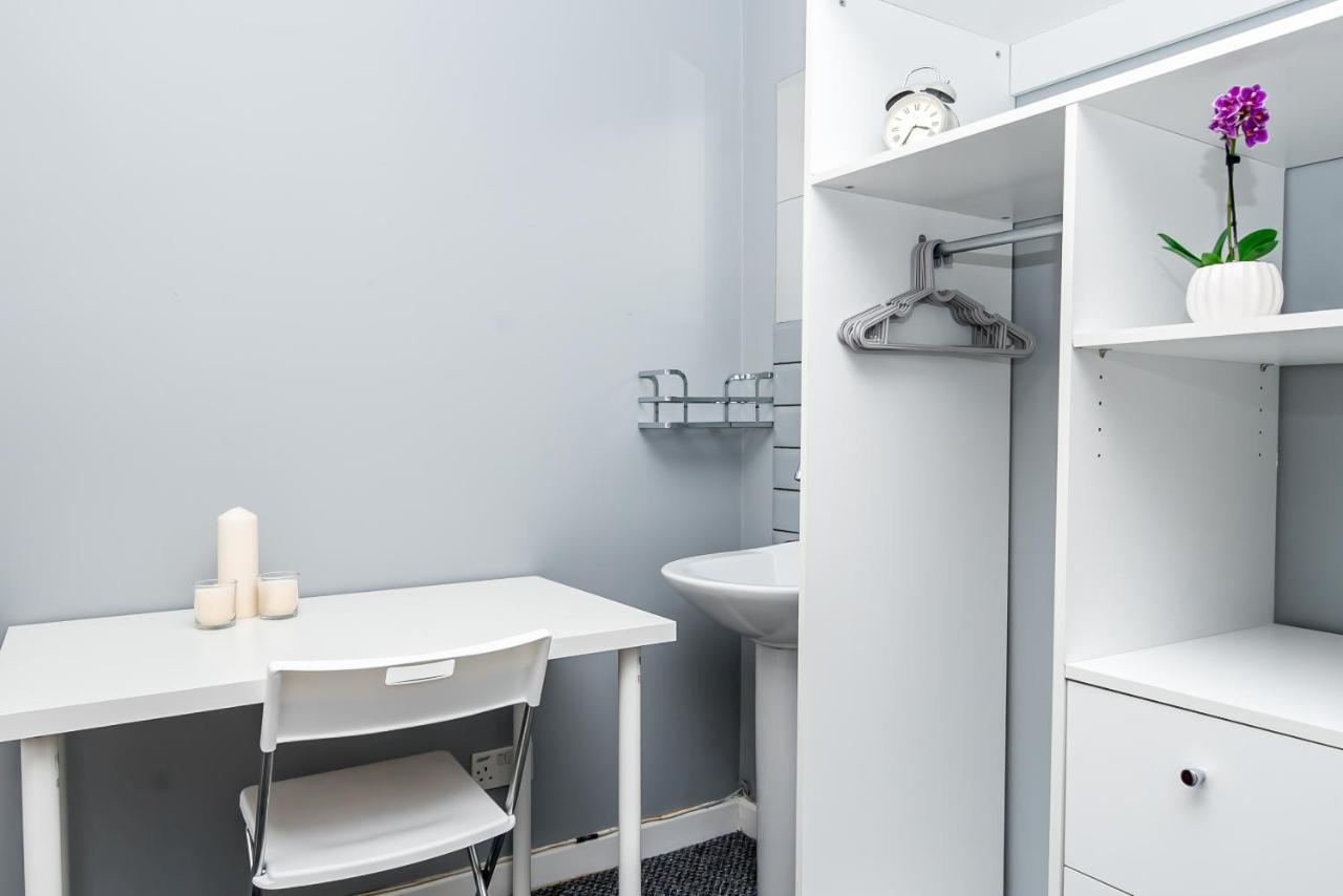 Shirley House 2, Self Catering Guest House, Self Check In, Smart Locks, 10 Min Walk To Southampton General, Aspire And Princess Anne Hospitals, Access To Fully Equipped Kitchen, Excellent Transport Links, Ideal For Longer Stays And Hospital Shifts Exteriér fotografie