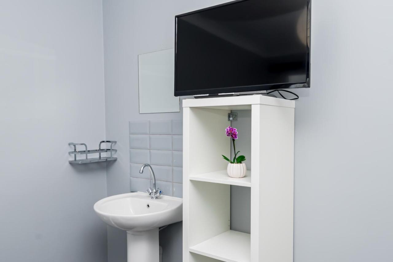 Shirley House 2, Self Catering Guest House, Self Check In, Smart Locks, 10 Min Walk To Southampton General, Aspire And Princess Anne Hospitals, Access To Fully Equipped Kitchen, Excellent Transport Links, Ideal For Longer Stays And Hospital Shifts Exteriér fotografie