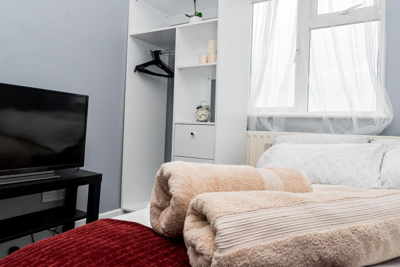 Shirley House 2, Self Catering Guest House, Self Check In, Smart Locks, 10 Min Walk To Southampton General, Aspire And Princess Anne Hospitals, Access To Fully Equipped Kitchen, Excellent Transport Links, Ideal For Longer Stays And Hospital Shifts Exteriér fotografie