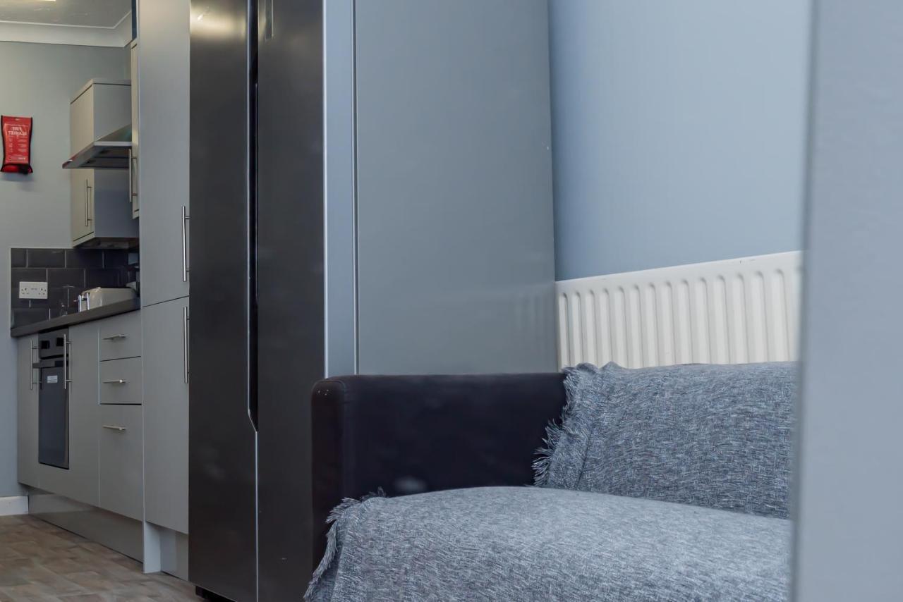 Shirley House 2, Self Catering Guest House, Self Check In, Smart Locks, 10 Min Walk To Southampton General, Aspire And Princess Anne Hospitals, Access To Fully Equipped Kitchen, Excellent Transport Links, Ideal For Longer Stays And Hospital Shifts Exteriér fotografie