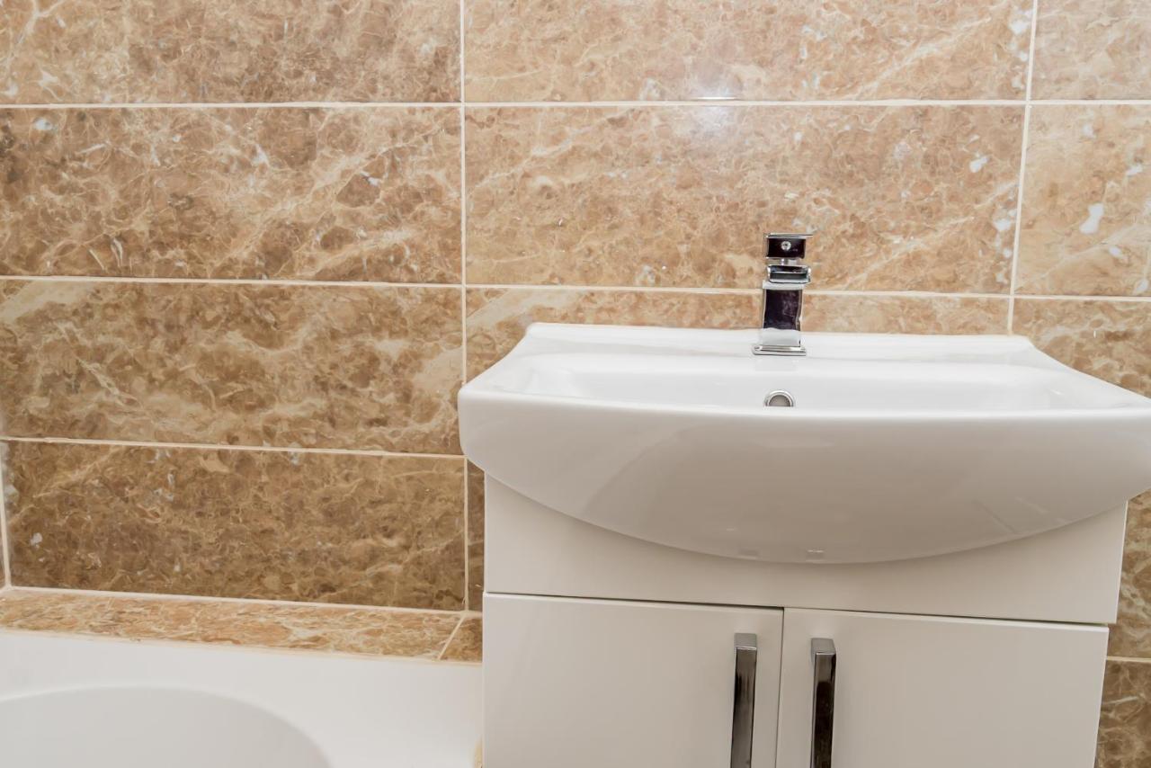 Shirley House 2, Self Catering Guest House, Self Check In, Smart Locks, 10 Min Walk To Southampton General, Aspire And Princess Anne Hospitals, Access To Fully Equipped Kitchen, Excellent Transport Links, Ideal For Longer Stays And Hospital Shifts Exteriér fotografie