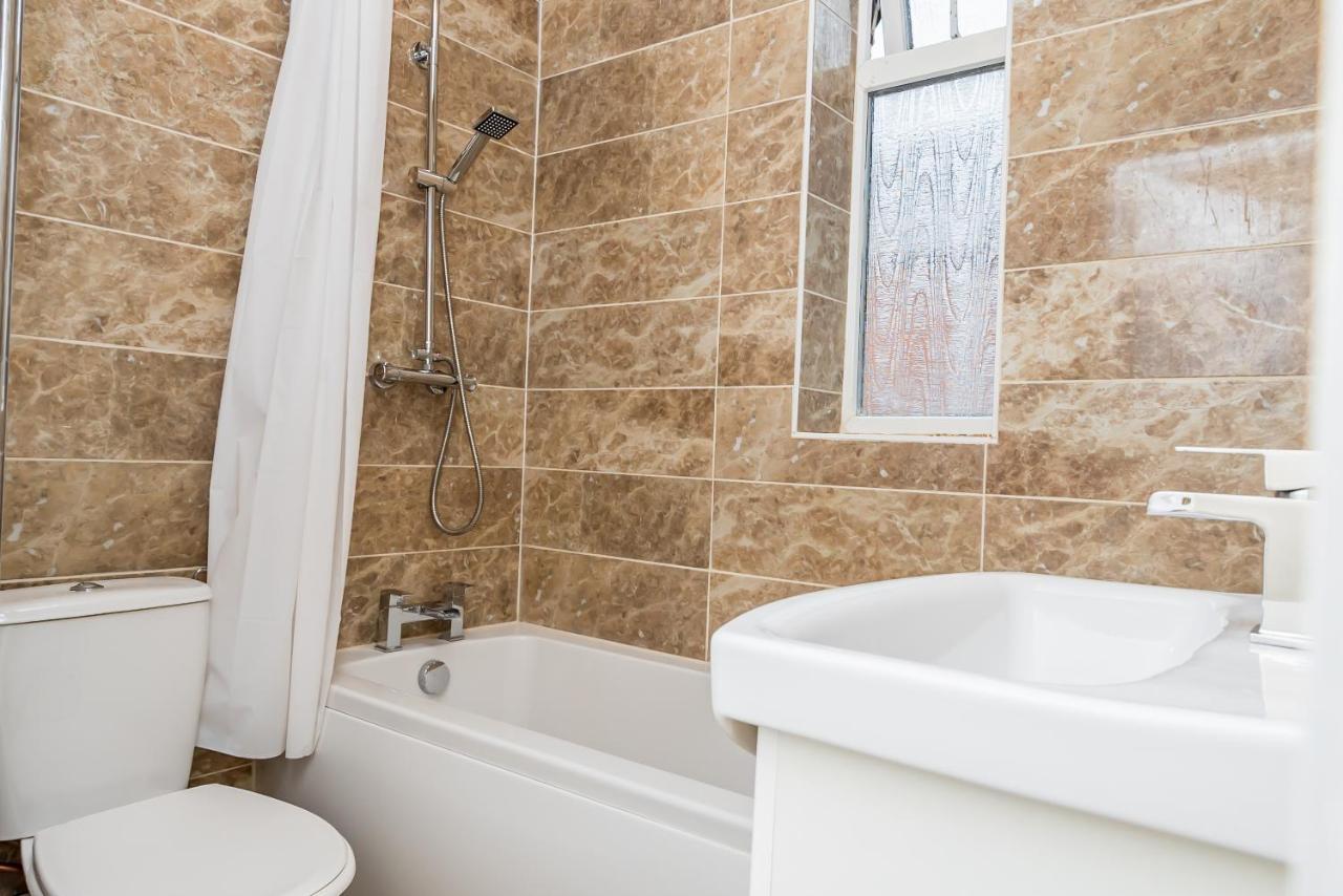 Shirley House 2, Self Catering Guest House, Self Check In, Smart Locks, 10 Min Walk To Southampton General, Aspire And Princess Anne Hospitals, Access To Fully Equipped Kitchen, Excellent Transport Links, Ideal For Longer Stays And Hospital Shifts Exteriér fotografie