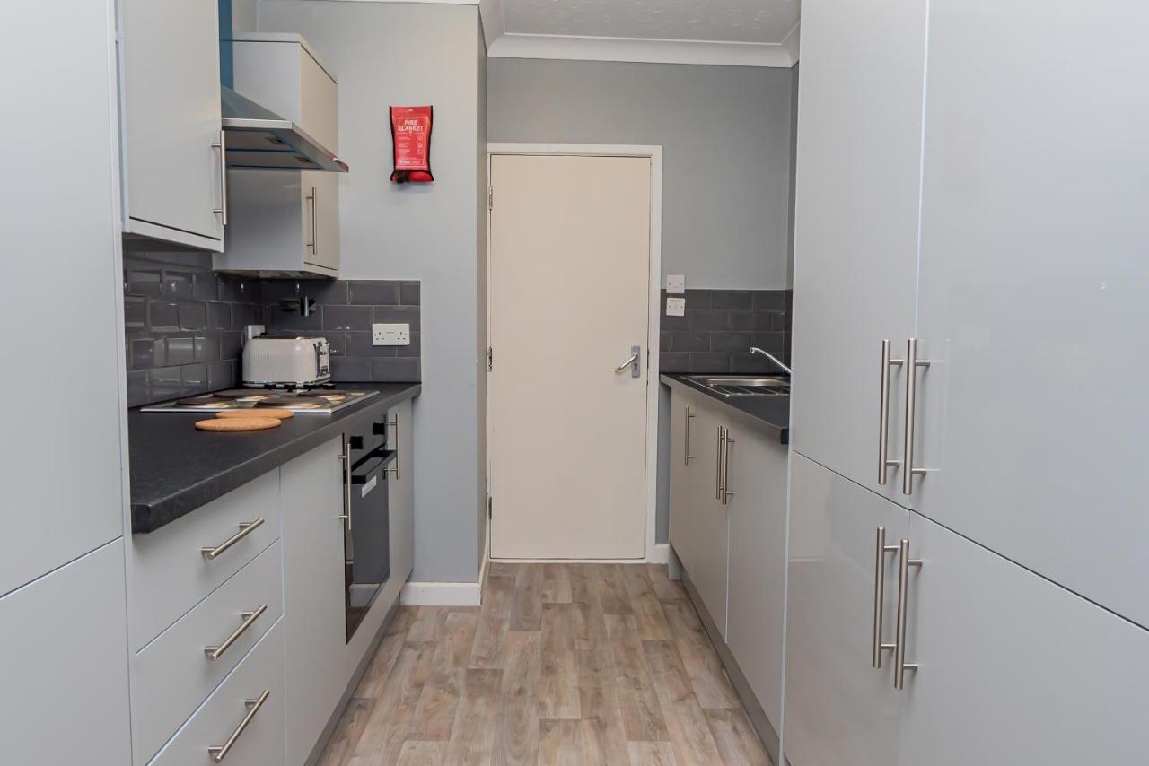 Shirley House 2, Self Catering Guest House, Self Check In, Smart Locks, 10 Min Walk To Southampton General, Aspire And Princess Anne Hospitals, Access To Fully Equipped Kitchen, Excellent Transport Links, Ideal For Longer Stays And Hospital Shifts Exteriér fotografie