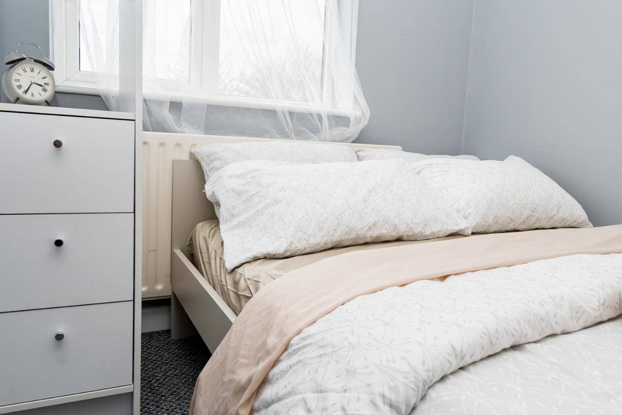 Shirley House 2, Self Catering Guest House, Self Check In, Smart Locks, 10 Min Walk To Southampton General, Aspire And Princess Anne Hospitals, Access To Fully Equipped Kitchen, Excellent Transport Links, Ideal For Longer Stays And Hospital Shifts Exteriér fotografie