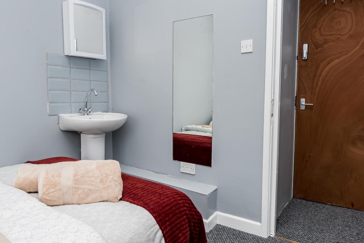 Shirley House 2, Self Catering Guest House, Self Check In, Smart Locks, 10 Min Walk To Southampton General, Aspire And Princess Anne Hospitals, Access To Fully Equipped Kitchen, Excellent Transport Links, Ideal For Longer Stays And Hospital Shifts Exteriér fotografie