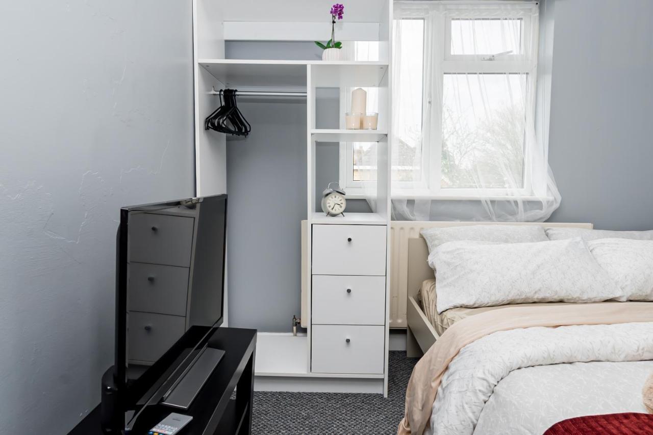 Shirley House 2, Self Catering Guest House, Self Check In, Smart Locks, 10 Min Walk To Southampton General, Aspire And Princess Anne Hospitals, Access To Fully Equipped Kitchen, Excellent Transport Links, Ideal For Longer Stays And Hospital Shifts Exteriér fotografie