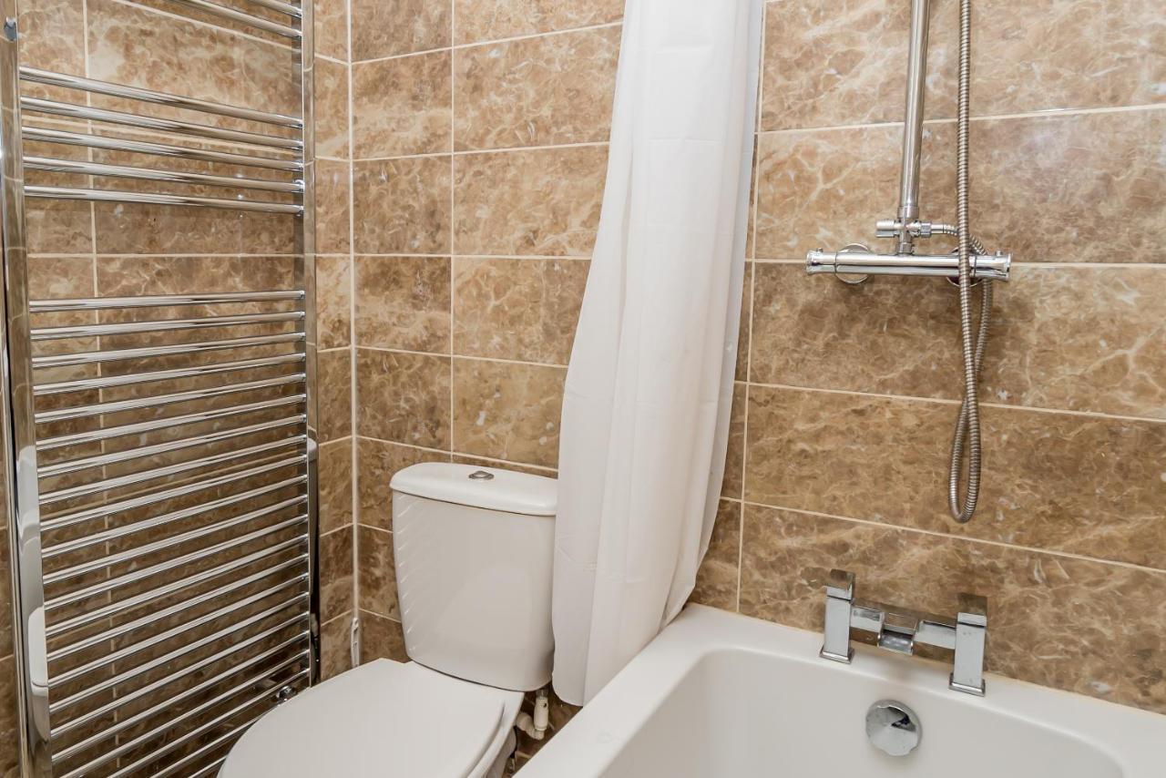 Shirley House 2, Self Catering Guest House, Self Check In, Smart Locks, 10 Min Walk To Southampton General, Aspire And Princess Anne Hospitals, Access To Fully Equipped Kitchen, Excellent Transport Links, Ideal For Longer Stays And Hospital Shifts Exteriér fotografie