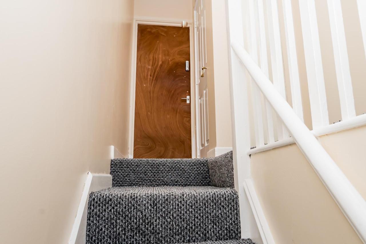Shirley House 2, Self Catering Guest House, Self Check In, Smart Locks, 10 Min Walk To Southampton General, Aspire And Princess Anne Hospitals, Access To Fully Equipped Kitchen, Excellent Transport Links, Ideal For Longer Stays And Hospital Shifts Exteriér fotografie