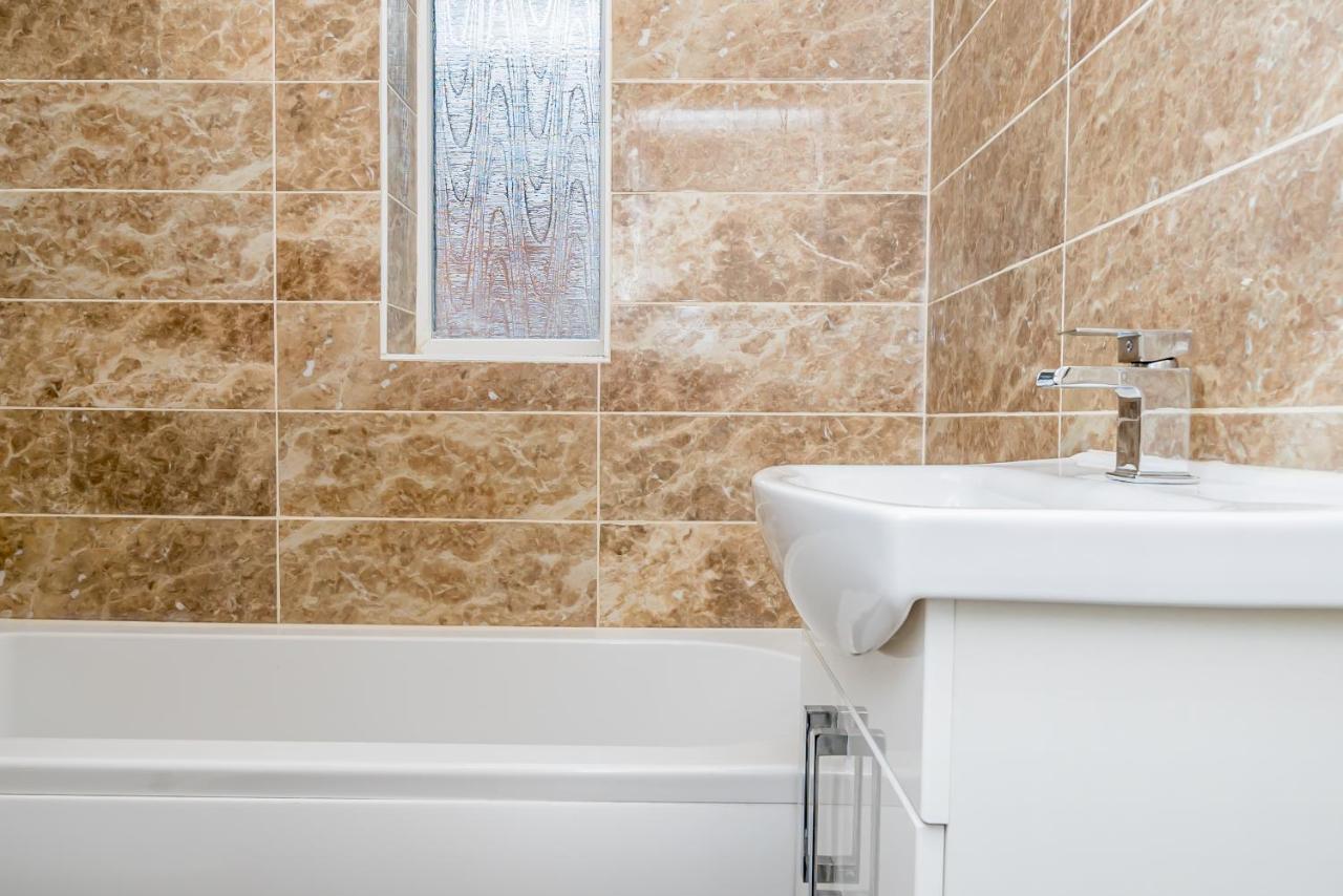 Shirley House 2, Self Catering Guest House, Self Check In, Smart Locks, 10 Min Walk To Southampton General, Aspire And Princess Anne Hospitals, Access To Fully Equipped Kitchen, Excellent Transport Links, Ideal For Longer Stays And Hospital Shifts Exteriér fotografie