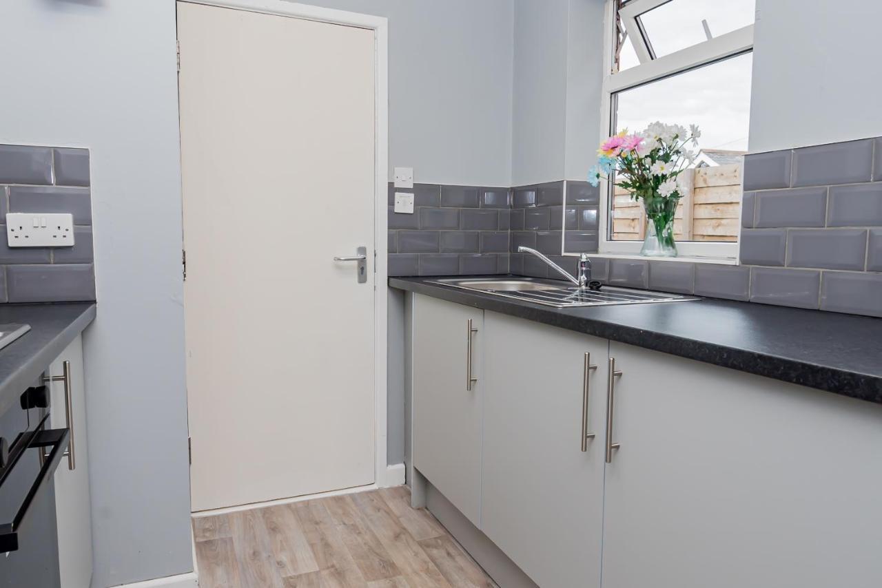 Shirley House 2, Self Catering Guest House, Self Check In, Smart Locks, 10 Min Walk To Southampton General, Aspire And Princess Anne Hospitals, Access To Fully Equipped Kitchen, Excellent Transport Links, Ideal For Longer Stays And Hospital Shifts Exteriér fotografie