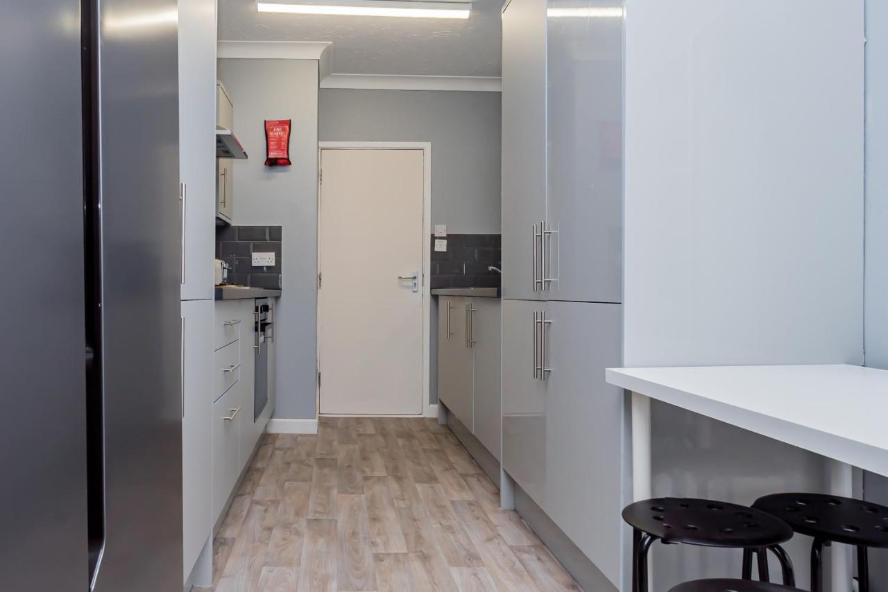 Shirley House 2, Self Catering Guest House, Self Check In, Smart Locks, 10 Min Walk To Southampton General, Aspire And Princess Anne Hospitals, Access To Fully Equipped Kitchen, Excellent Transport Links, Ideal For Longer Stays And Hospital Shifts Exteriér fotografie