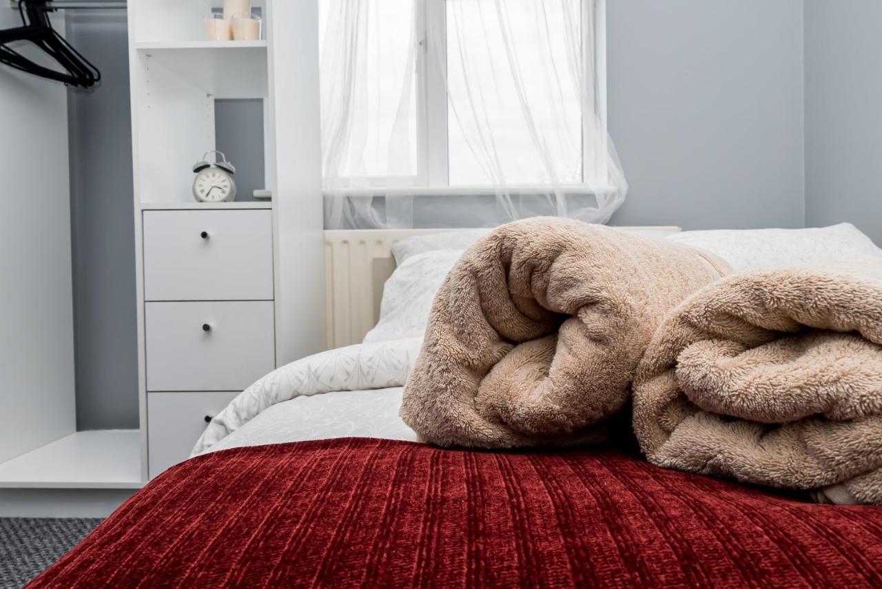 Shirley House 2, Self Catering Guest House, Self Check In, Smart Locks, 10 Min Walk To Southampton General, Aspire And Princess Anne Hospitals, Access To Fully Equipped Kitchen, Excellent Transport Links, Ideal For Longer Stays And Hospital Shifts Exteriér fotografie